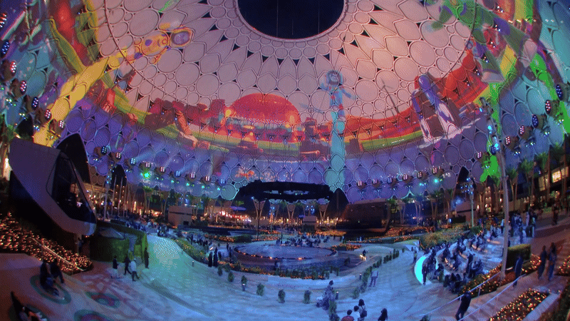 Flying people to the roof of the world’s largest projection canvas